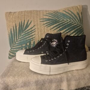 Converse CTAS Hi Platform Women’s Shoes Floral Black and Blue Size 8